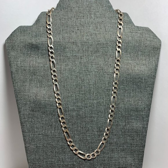 .925 Sterling Italy 20" Figaro Chain. 7mm. Weight is .91oz. (516) - Picture 1 of 3